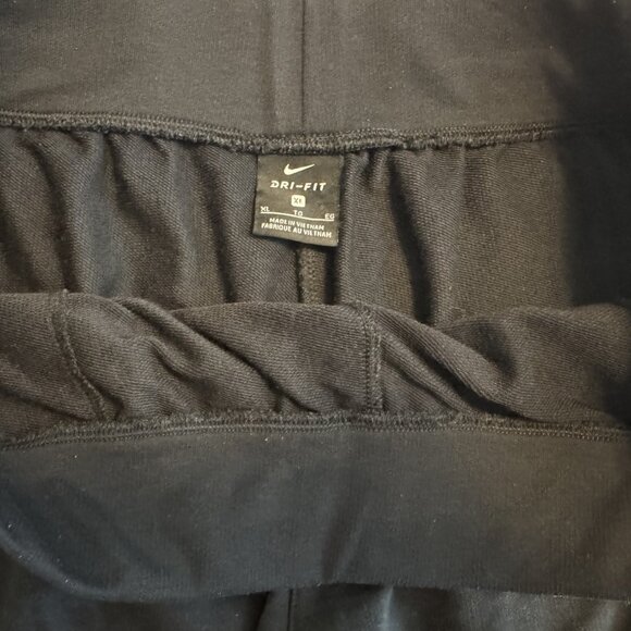 Nike sweat shorts Size Extra Large (XL) Nike Women's Athletic Compression Shorts - Picture 3 of 4